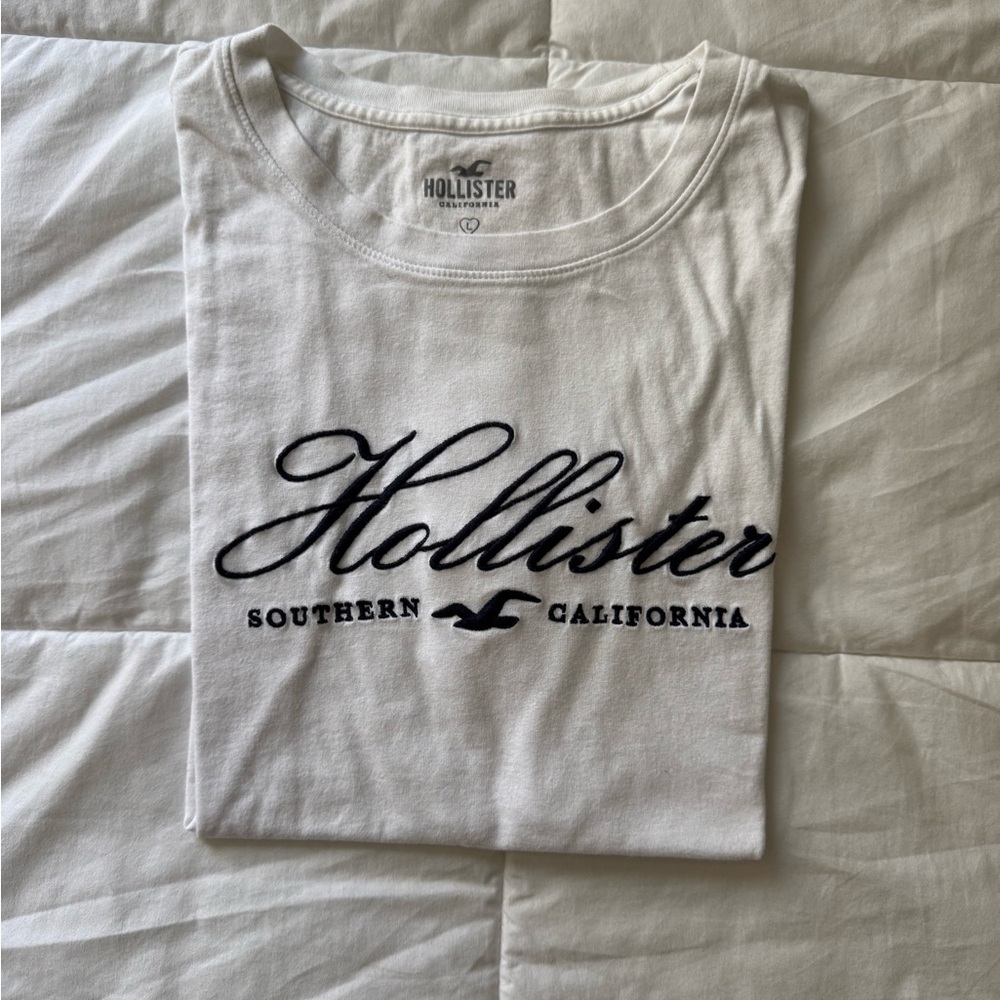Hollister White Short Sleeve Tee